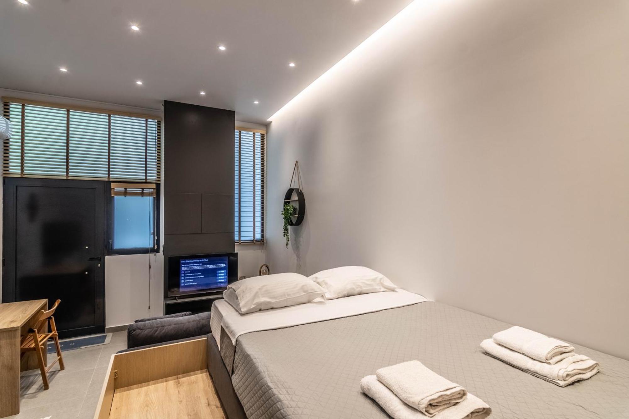 Aris Premium Accommodations Атина Екстериор снимка