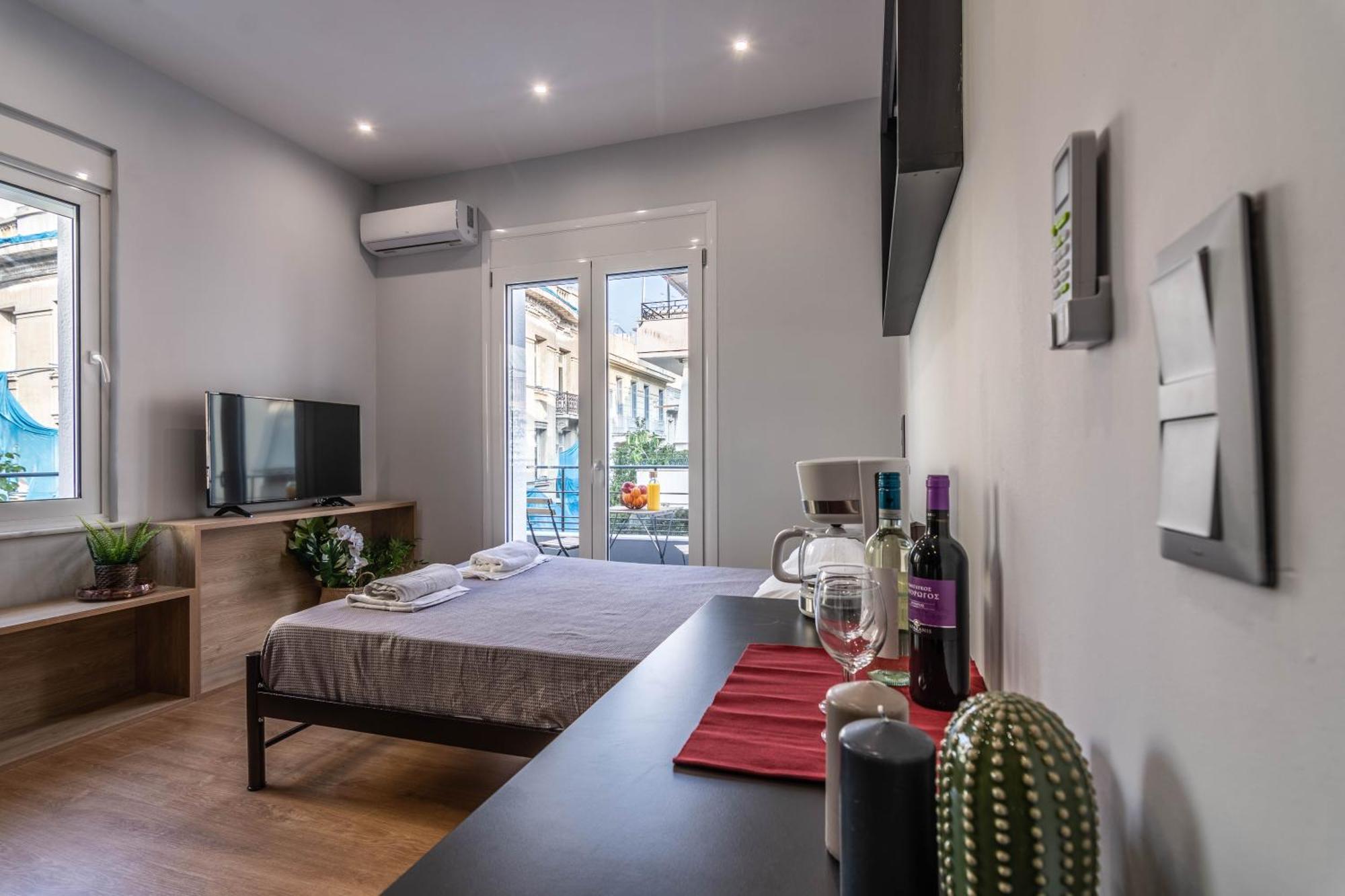 Aris Premium Accommodations Атина Стая снимка