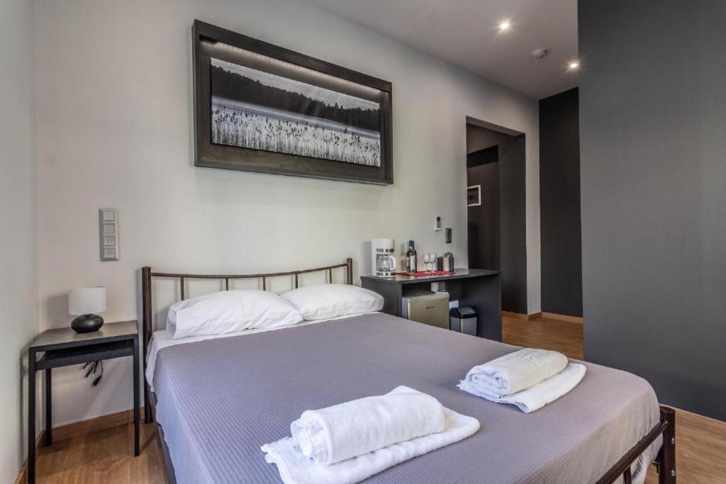 Aris Premium Accommodations Атина Стая снимка