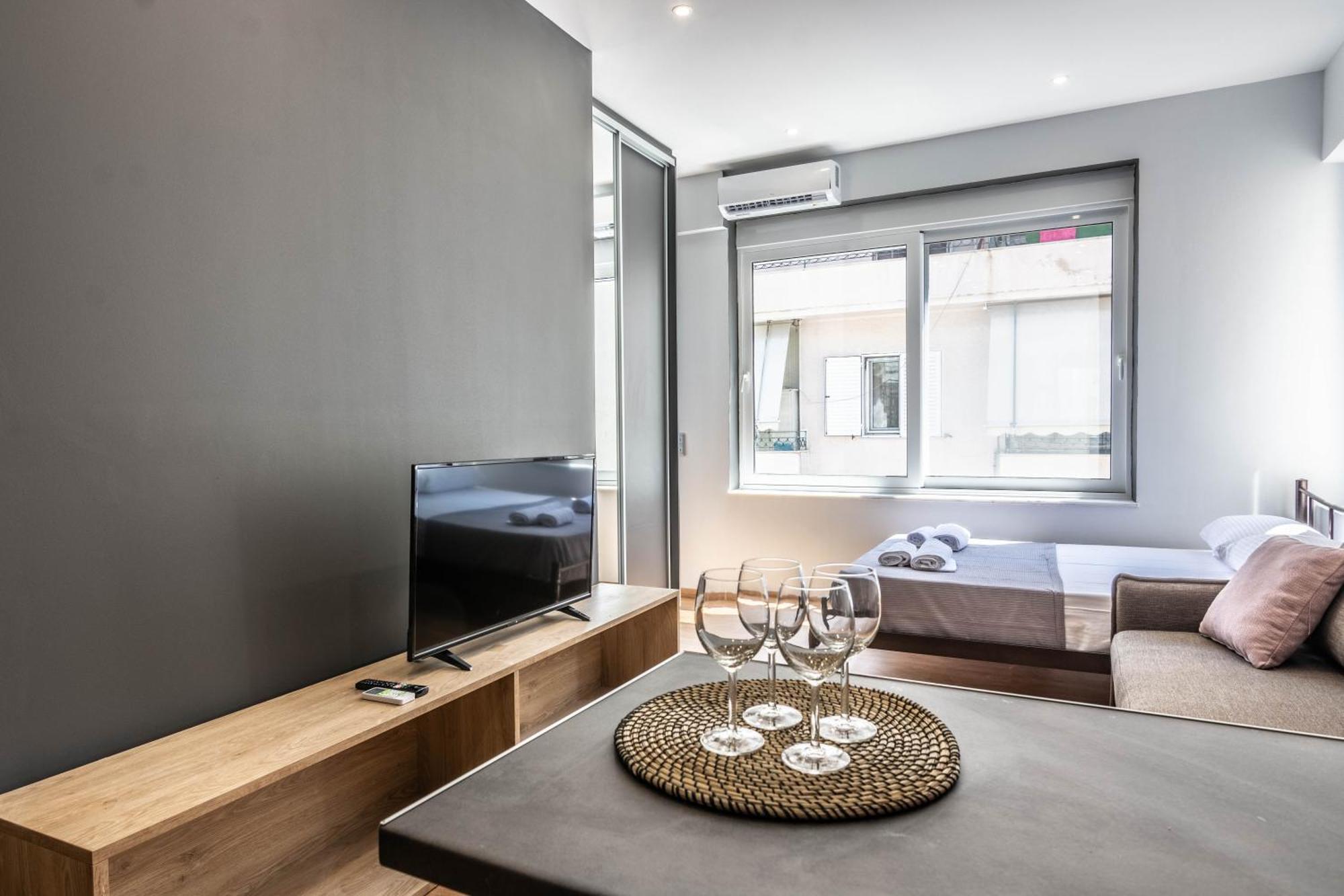 Aris Premium Accommodations Атина Екстериор снимка